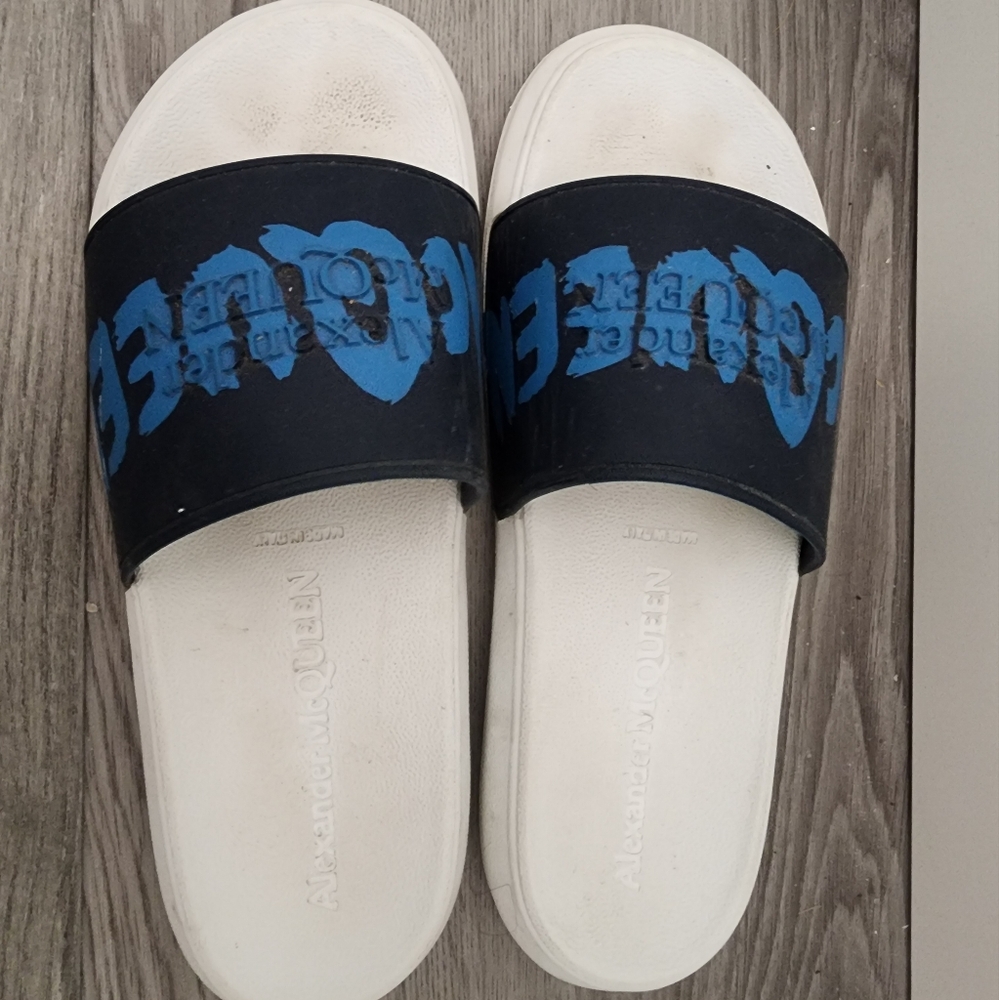 Authentic Alexander mcqueen Slides size 7
